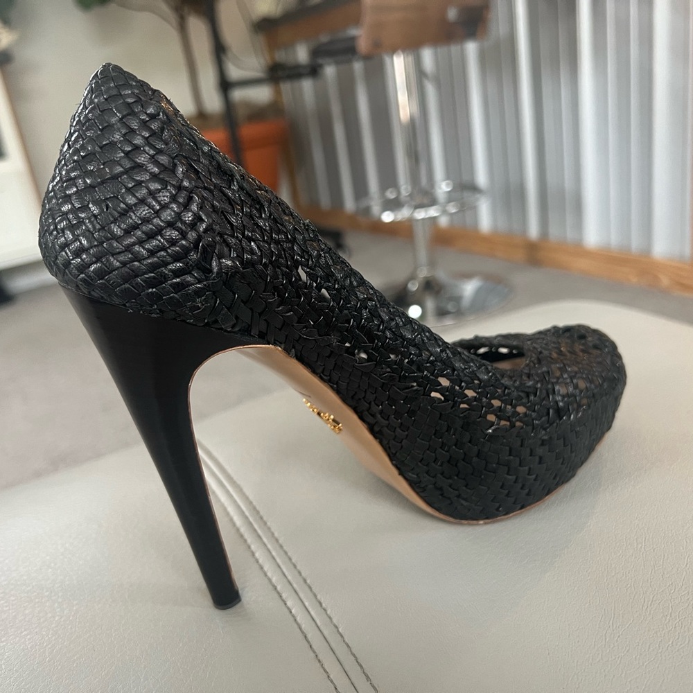Prada Black Woven Leather Madras
Platform Pumps Size 40 (9.0) - Picture 4 of 12